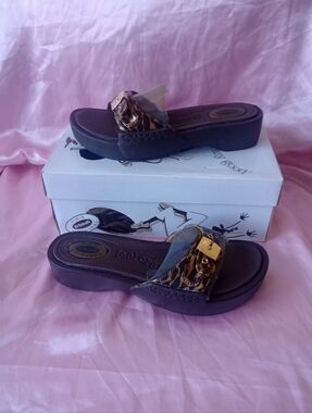 Dr. Scholl’s Women’s Feel Crazy Good Shoes – Size 8